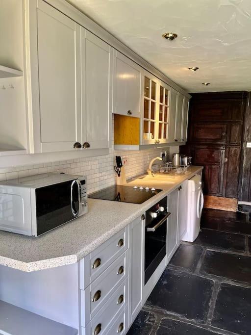 The Old Post Office, Cosy Grade II Listed 2 Bed Apartment Windermere Exterior foto